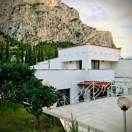 Al Tempio Della Pace